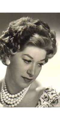 Regina Resnik, American operatic mezzo-soprano., dies at age 90